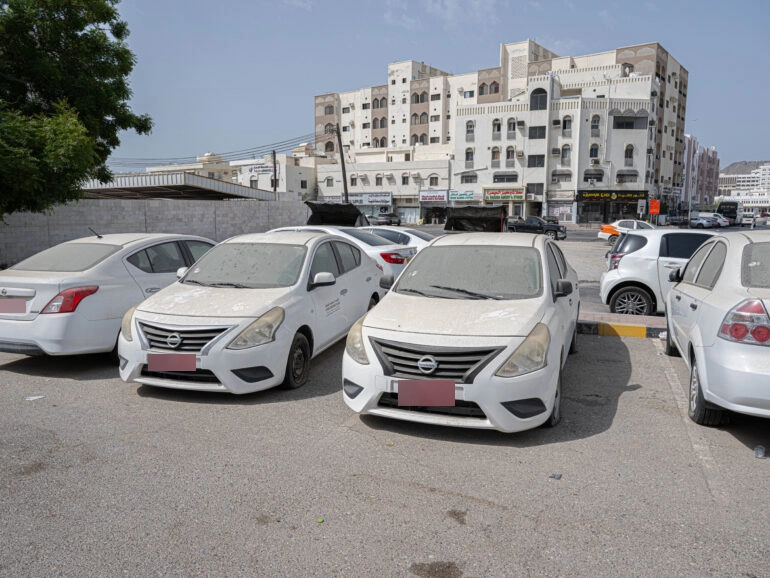 Muscat Municipality: Do not display used vehicles in unauthorized areas.