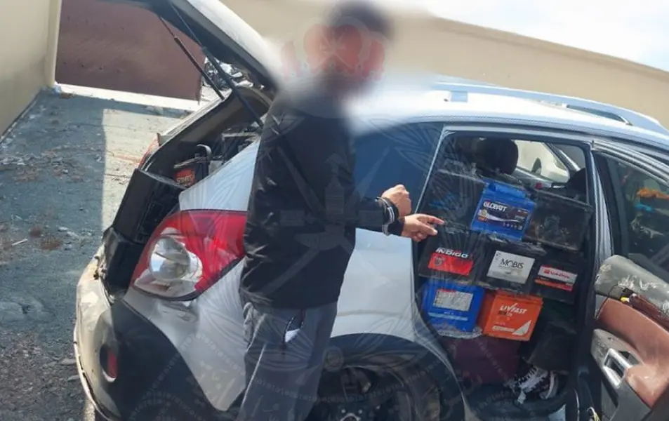 Five Arrested for Vehicle Battery Theft in North Batinah, Oman