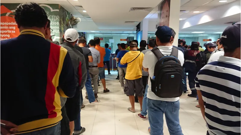 Royal Oman Police Issues Clarification on Fine Waivers for Overstaying Expats